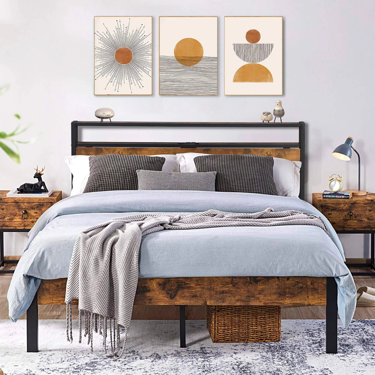 Black Metal Full Size Bed Frame with Headboard Y361611