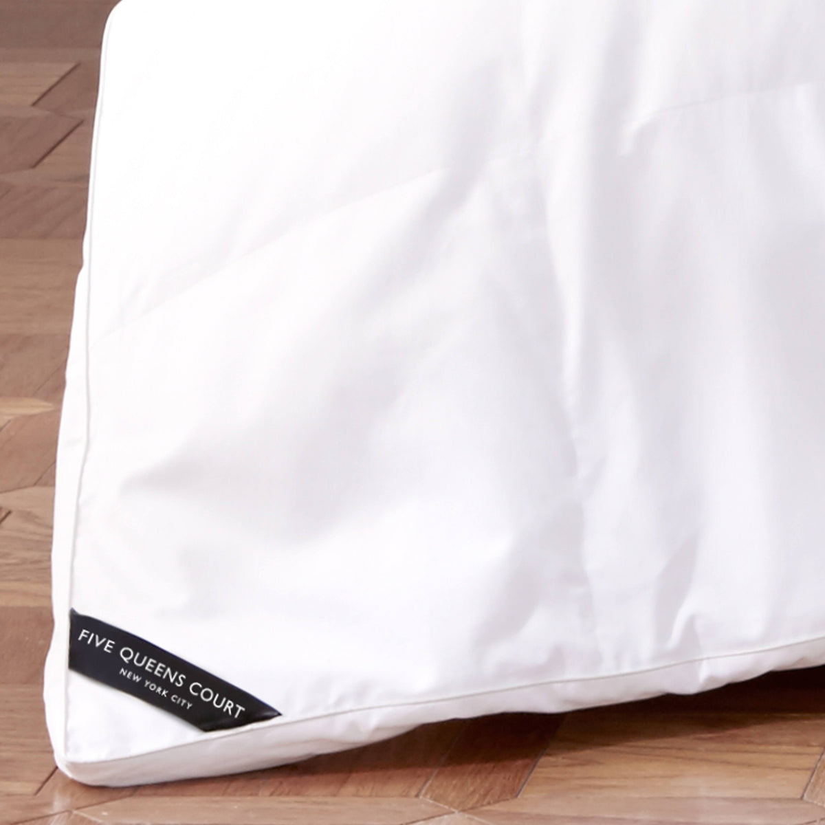 Full/Queen White Down Alternative Comforter F239240
