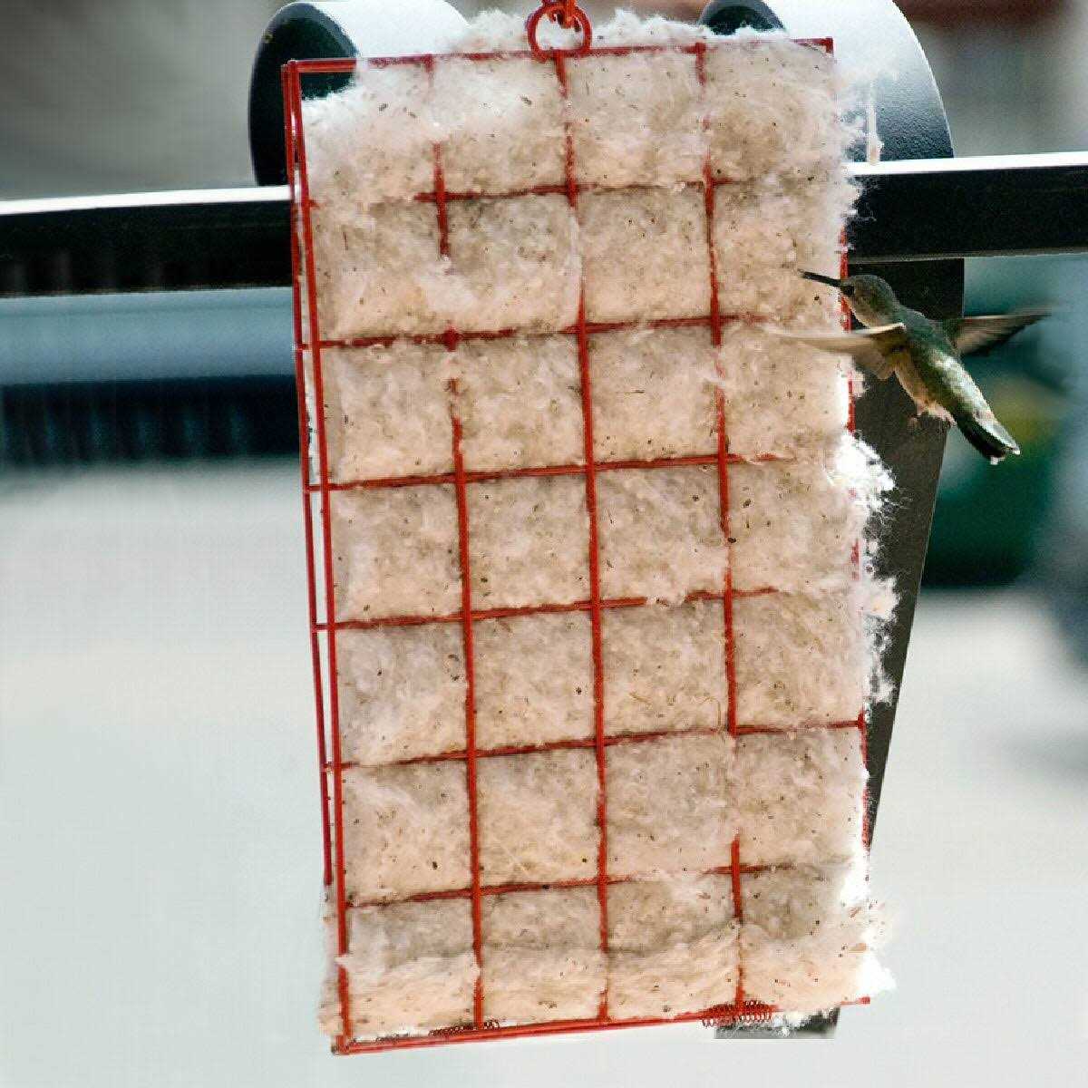 Hummer Helper Cage and Nesting Material D574306