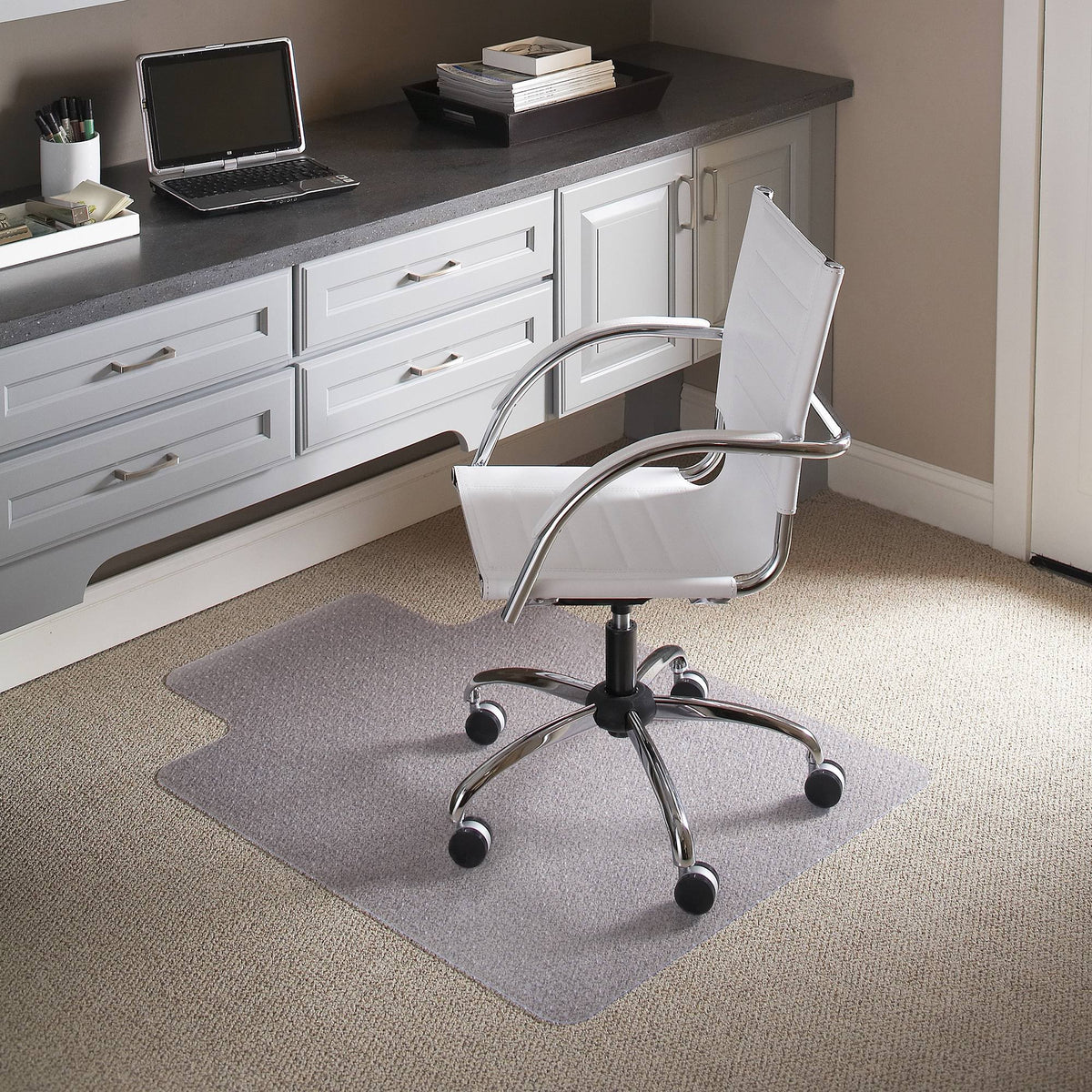 Clear Contemporary Carpet Chair Mat with Lip X651683