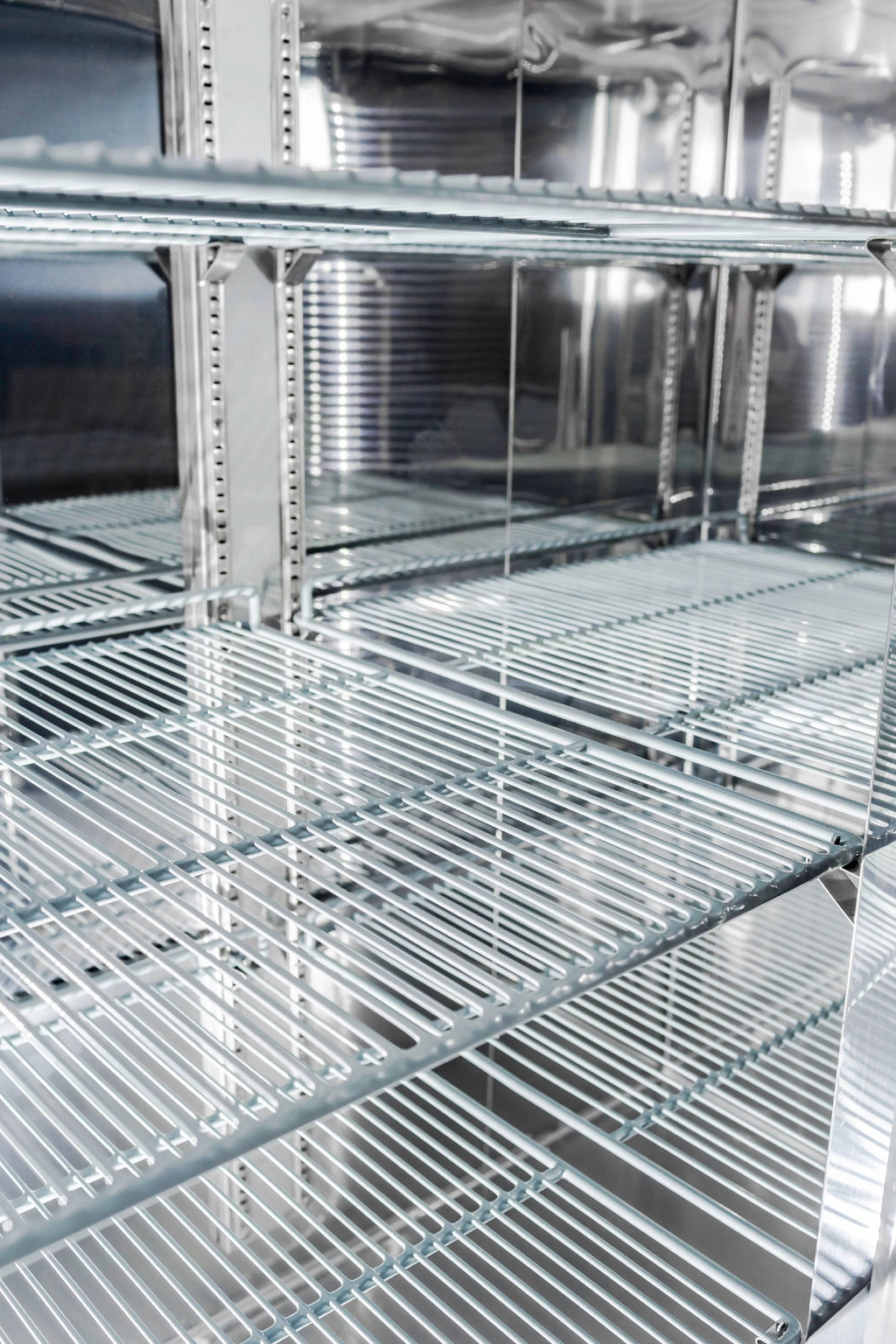 23 cu ft Stainless Steel Upright Reach-in Freezer F483