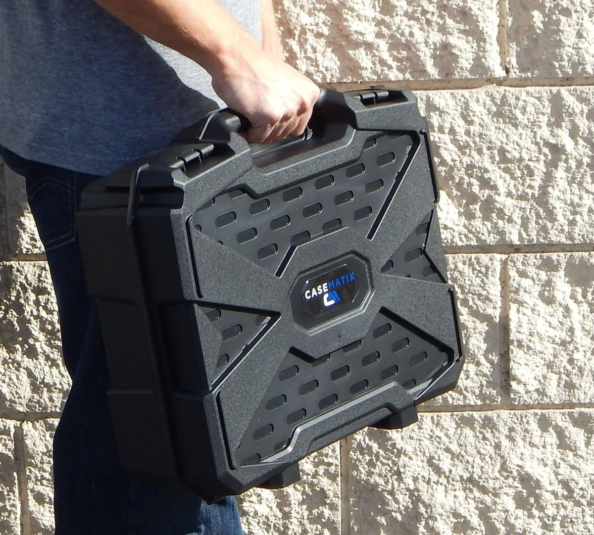 Projector Travel Case with HDMI Cable and Remote M814200