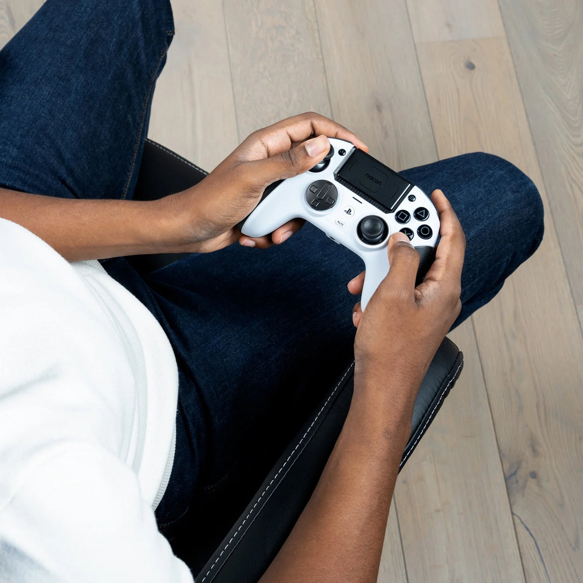 White Wireless Controller W8514