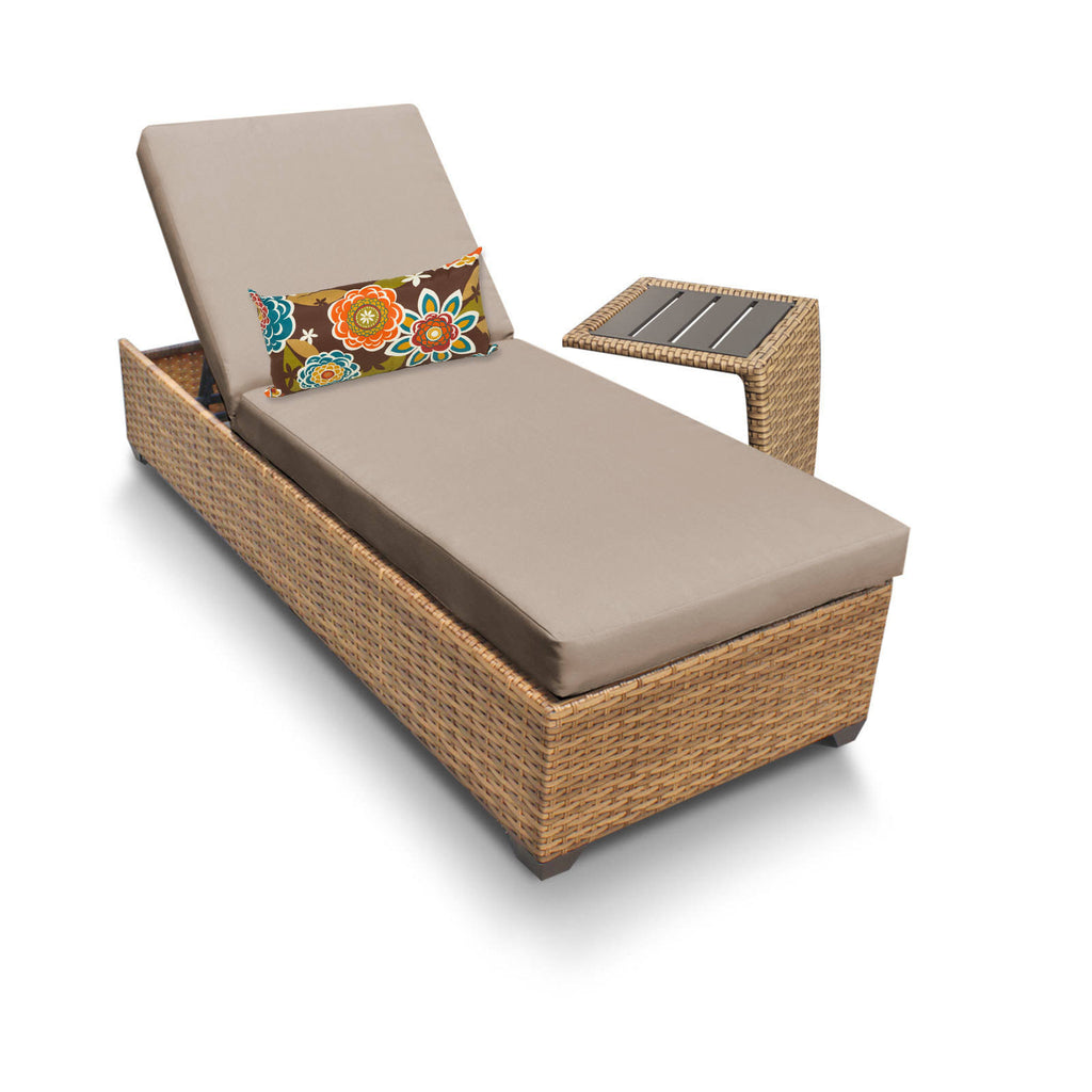 Outdoor Wicker Chaise with Side Table D92268